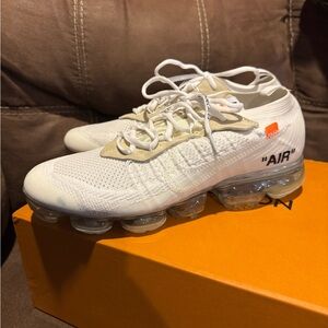 Off white vapor maxes SIZE 12